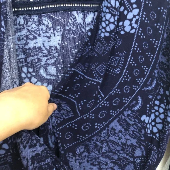 LOVESTITCH Womens Large Bell Sleeve Mixed Media Cross Front Blouse Top NWOT Blue - Picture 6 of 14